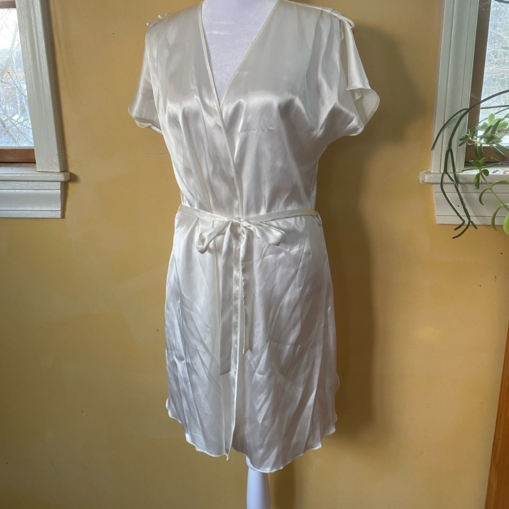 Oscar de la Renta Ivory Satin Robe - Picture 5 of 11